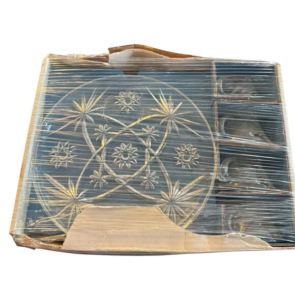 Vtg MCM Plate Tea Cup Set Anchor Hocking Early American Prescut 8 Piece Snack - Picture 14 of 16